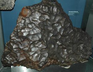 엄지손가락 자국과 같은 레그마글립트가 있는 멀른피위 운석(호주, 1910년)