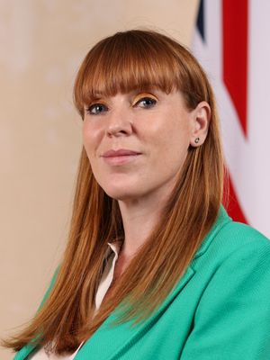 안젤라 레이너 사진