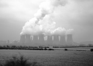 영국 핵발전소의 냉각탑