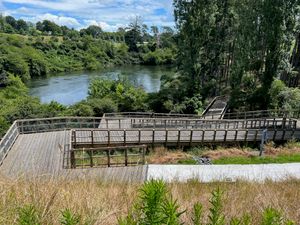 해밀턴에서 케임브리지까지 이어지는 테 아와 자전거 길의 마지막 구간에는 긴 보행로가 포함되어 있습니다