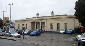 캔터베리 웨스트 역