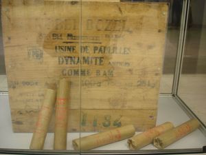 알프레드 노벨이 스웨덴에서 다이너마이트를 발명하고 1867년 특허를 받음