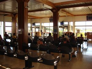 파아아 국제공항 대합실