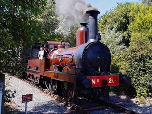 실던 국립철도박물관에서 대여한 20호 기관차가 리블 증기 철도에서 운행 중