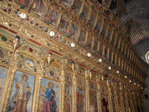 키프로스의 성 라자로 교회 기름 등잔에 사용된 타조 알