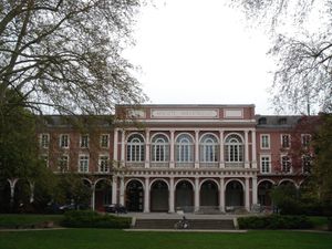 소시에테 앙뒤스트리엘 건물