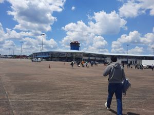 요한 아돌프 펭겔 국제공항