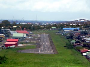 조르흐 엔 후프 공항은 수리남의 두 국제공항 중 하나이다