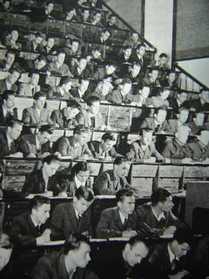 1964년 강의 중인 폴란드 대학생들