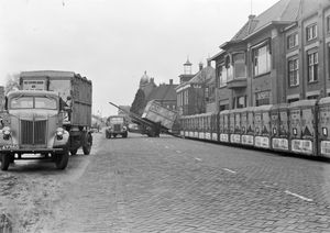 네덜란드 헬몬트에서 Laadkisten으로 출하되는 자전거 등 고무 제품(1951년 11월 16일)