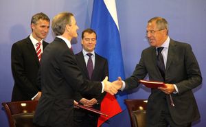 2010년 9월 15일 러시아-노르웨이 해양 경계 획정 및 바렌츠해 및 북극해 협력 조약 서명