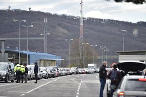 다른 솅겐 지역 관할권과 개방된 국경을 유지하는 슬로바키아는 COVID-19 팬데믹으로 인해 거주자 이외의 사람들에 대한 국경을 폐쇄했다.