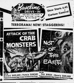 1957년 게 괴물의 공격(Attack of the Crab Monsters)과 이 지구의 것이 아니다의 더블 피처를 위한 드라이브인 광고.