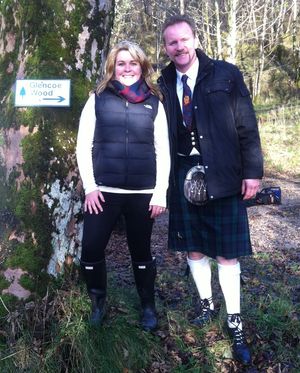 스코틀랜드에서 하일랜드 타이틀스와 함께 모건 스펄록의 새로운 브리타니아 촬영 중인 모건 스펄록