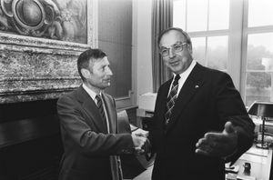 드리스 판 아흐트 총리와 독일 기독교민주연합(CDU) 당수 헬무트 콜이 1978년 9월 13일 총리부에서