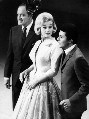 밥 호프(Bob Hope)와 조 스태퍼드(Jo Stafford)와 함께, 1961년