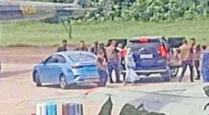 셰이크 하시나의 사임 후 출국 순간