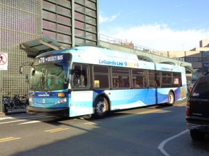 MTA 지역 버스 운영부의 Q70 버스