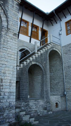 지로카스터르에 있는 작가 이스마일 카다레의 코낙 (집)