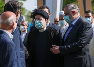 2022년 코로나19 팬데믹 당시 마스크를 착용한 라이시