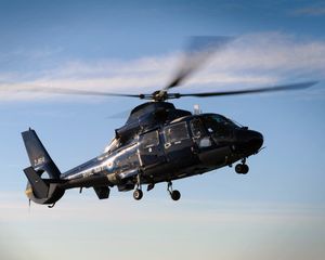 영국 해군 다우핀 헬리콥터