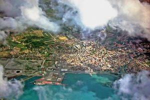 오랑예스타트와 만의 항공 사진 (1964)