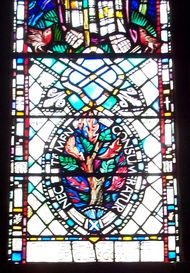 타는 떨기나무와 "nec tamen consumebatur"라는 모토를 보여주는 스테인드글라스, 글래스고 세인트 먼고 대성당.