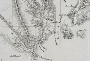 شرم المية}})의 바로 북쪽에 표시되어 있으며, 이곳은 현대 도시의 남쪽 끝을 형성한다.