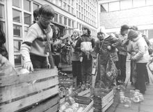 1979/1980년 캄보디아 민주공화국 수립 직후 캄보디아를 휩쓴 기근 당시 동독 첼라-멜리스에서 제공된 캄보디아 지원