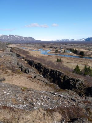아이슬란드 싱벨리르 국립공원(Þingvellir National Park)의 열곡대. 이 섬은 대서양 중앙 해령의 수상 부분임