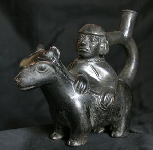 롬바르드 박물관의 모체 조각상 (서기 100~300년)