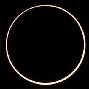 레위니옹 레탕살레에서의 금환 일식