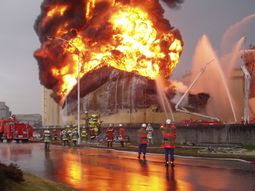 2003년 도카치 앞바다 지진으로 인한 도마코마이에서의 석유 탱크 화재