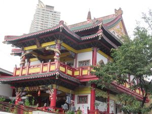 필리핀 마닐라에 있는 큐 시아오 대도교 사원의 외부 모습.