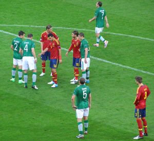 UEFA 유로 2012 스페인과의 경기에서 (4번 유니폼을 입은) 오셰이