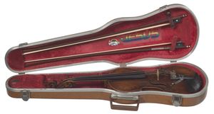 Ginger Smock이 소유한 바이올린 케이스