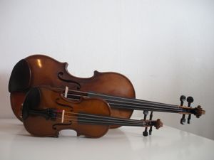 1/16과 4/4 크기의 바이올린