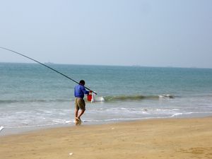 하이난섬 동부 해안을 따라 위치한 전형적인 사냐 해변