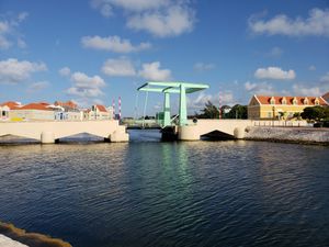 바이가트 위의 빌헬미나 여왕 다리