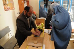 아프가니스탄 파라의 병원에서 실시되는 어린이 주간 검진