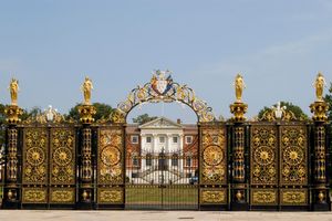 워링턴 타운 홀의 공원 문