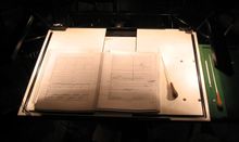 지휘대 위의 총보