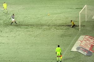 2008-09 세리에 A 시즌 레지나전 250호 골