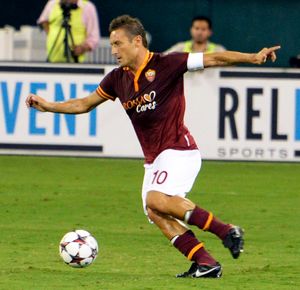 2013년 AS 로마(A.S. Roma)에서 활약했던 이탈리아의 공격형 플레이메이커 프란체스코 토티(Francesco Totti)