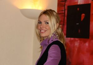 아내 일라리 블라시(2009년)