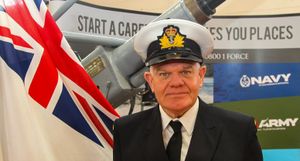 2016년 HMNZS 페가수스(Pegasus)함에서의 해들로