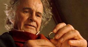 홀름이 『반지의 제왕: 반지 원정대』에서 빌보 배긴스를 연기한 모습