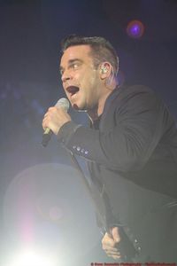 솔로 아티스트로서 가장 많은 1위 앨범을 보유한 로비 윌리엄스