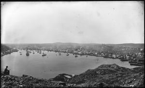1890년경, 세인트존스 항구와 스카이라인을 스케치하는 예술가의 사진