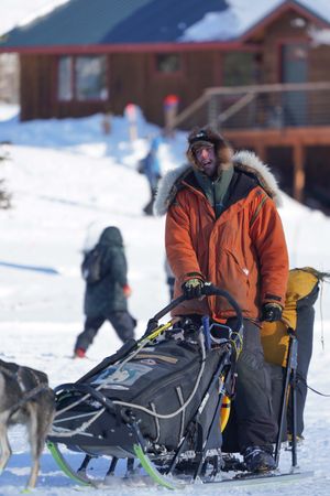 2020년 아이디타로드 경주 중 레이니 패스 검문소를 출발하는 브렌트 Sass